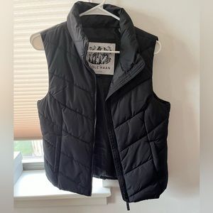 Black vest!